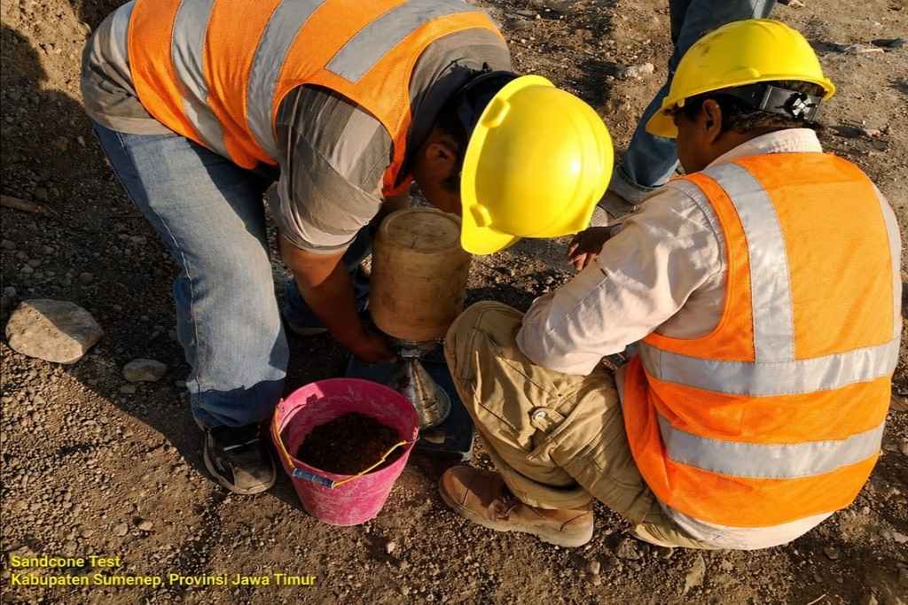 jasa pengujian sandcone, jasa uji kepadatan tanah, sandcone test konstruksi